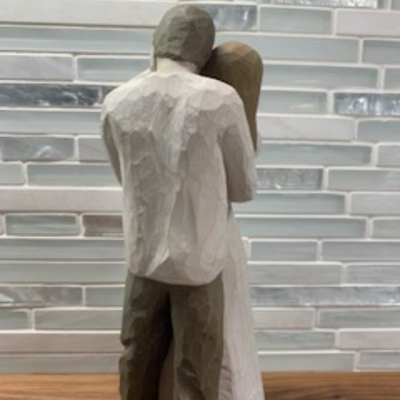 Willow Creek - Together 9" Hand Painted Resin Figure - Picture 7 of 8